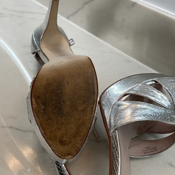 Silver heels - Picture 6 of 6